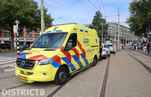 Scootmobiel in botsing met tram Hobbemaplein Den Haag