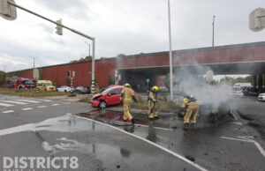 Auto uitgebrand na aanrijding met andere auto Zijdeweg Wassenaar