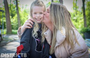 Katey (8) werd aangereden door een lijnbus, maar het gaat goed met haar!