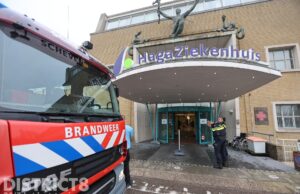 Brandweer rukt uit voor brand in voormalig ziekenhuis Sportlaan Den Haag
