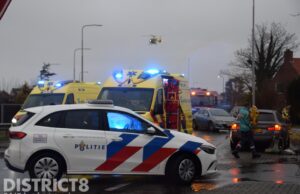 Automobilist raakt onwel en botst tegen boom Naaldwijkseweg N467 s-Gravenzande