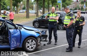 Forse schade na aanrijding tussen twee voertuigen Stadhouderslaan Den Haag