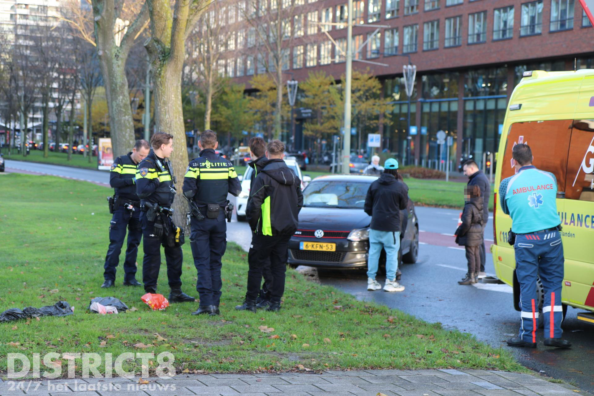 Schade na ongeval tussen twee voertuigen Martinus Nijhofflaan Delft
