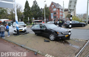 Gewonde en flinke schade bij aanrijding Oude Haagweg Den Haag