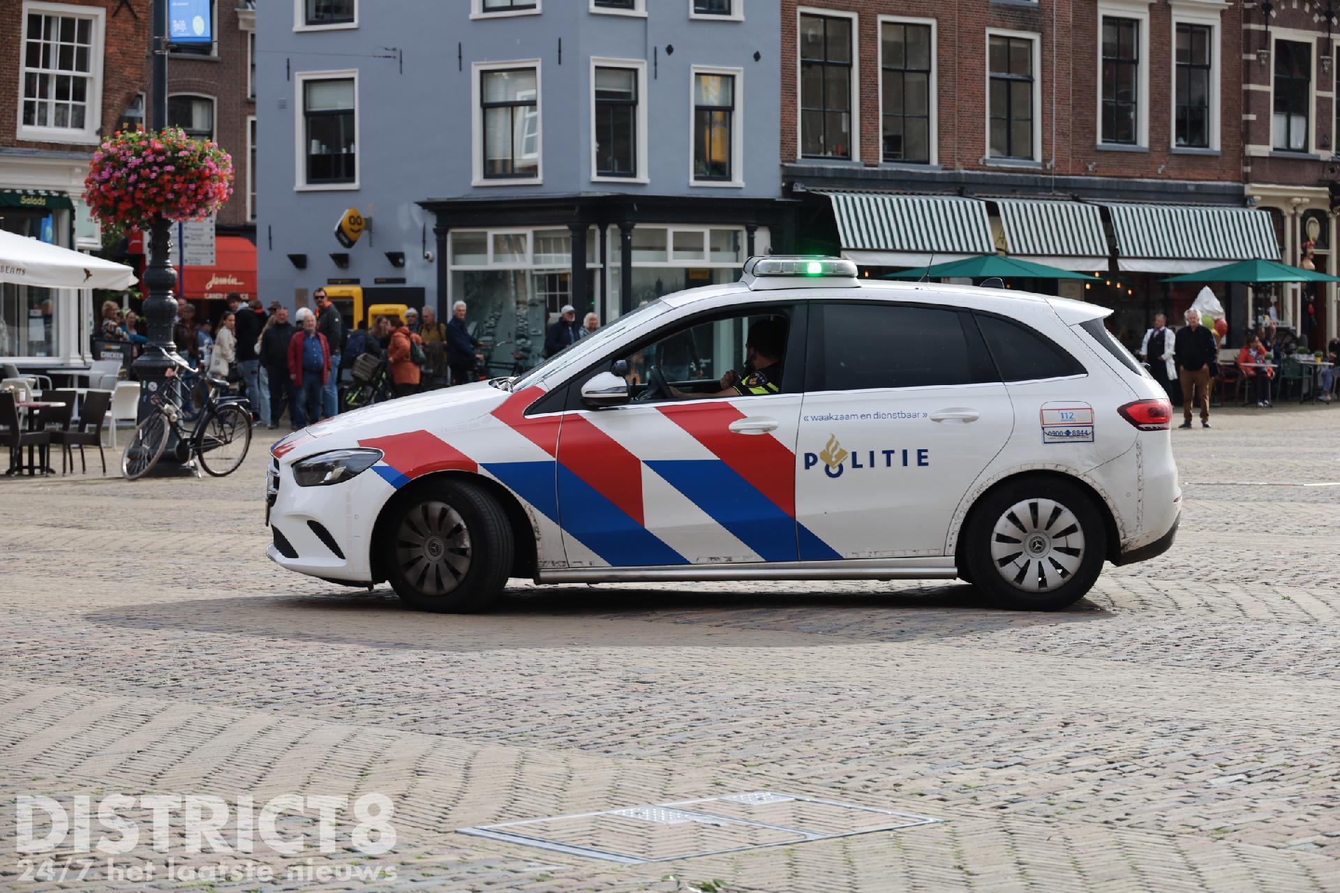 Hulpdiensten rukken massaal uit voor onwelwording in Vermeer Centrum Voldersgracht Delft