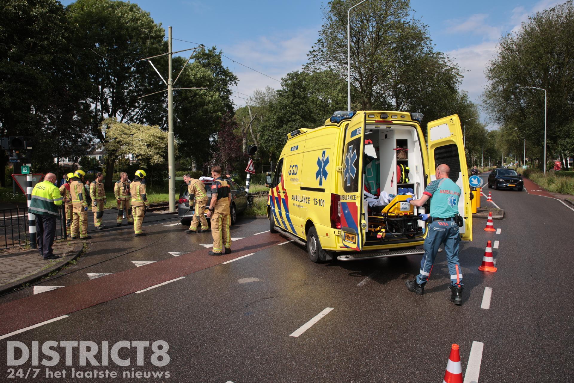 Fikse Hoofdwond Na Aanrijding Tussen Auto En Tram Graaf Willem De ...