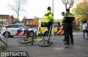 Kindje van fiets gereden; automobilist vlucht Ambachtsgaarde Den Haag