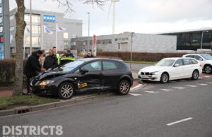 Gewonde na ongeval tussen twee auto’s Rijn Den Haag