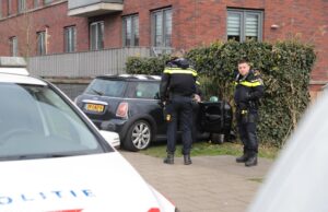 Gestolen auto achtergelaten Startbaan Den Haag
