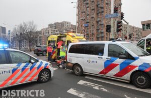 Automobilist (57) overleden na onwelwording Neherkade Den Haag