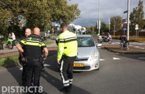 Fietsster gewond na aanrijding met personenauto Middel Broekweg Naaldwijk