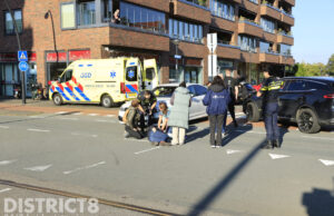 Oudere man valt van fiets bij aanrijding Laan van Wateringseveld Den Haag