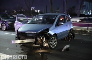 Flinke schade en gewonden bij aanrijding; weg volledig dicht Kruithuisbrug Delft
