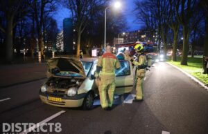 Spontaan rookgordijn in rijdende auto Volendamlaan Den Haag