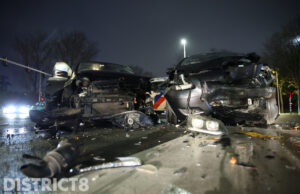 Veel schade na aanrijding op druk kruispunt Westlandseweg Delft