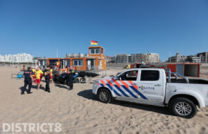 Politie en brandweer assisteren reddingsbrigade vanwege veel vermissingen Strand Noord Scheveningen