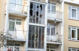 Explosie op klaarlichte dag in portiek Ulenpasstraat Den Haag