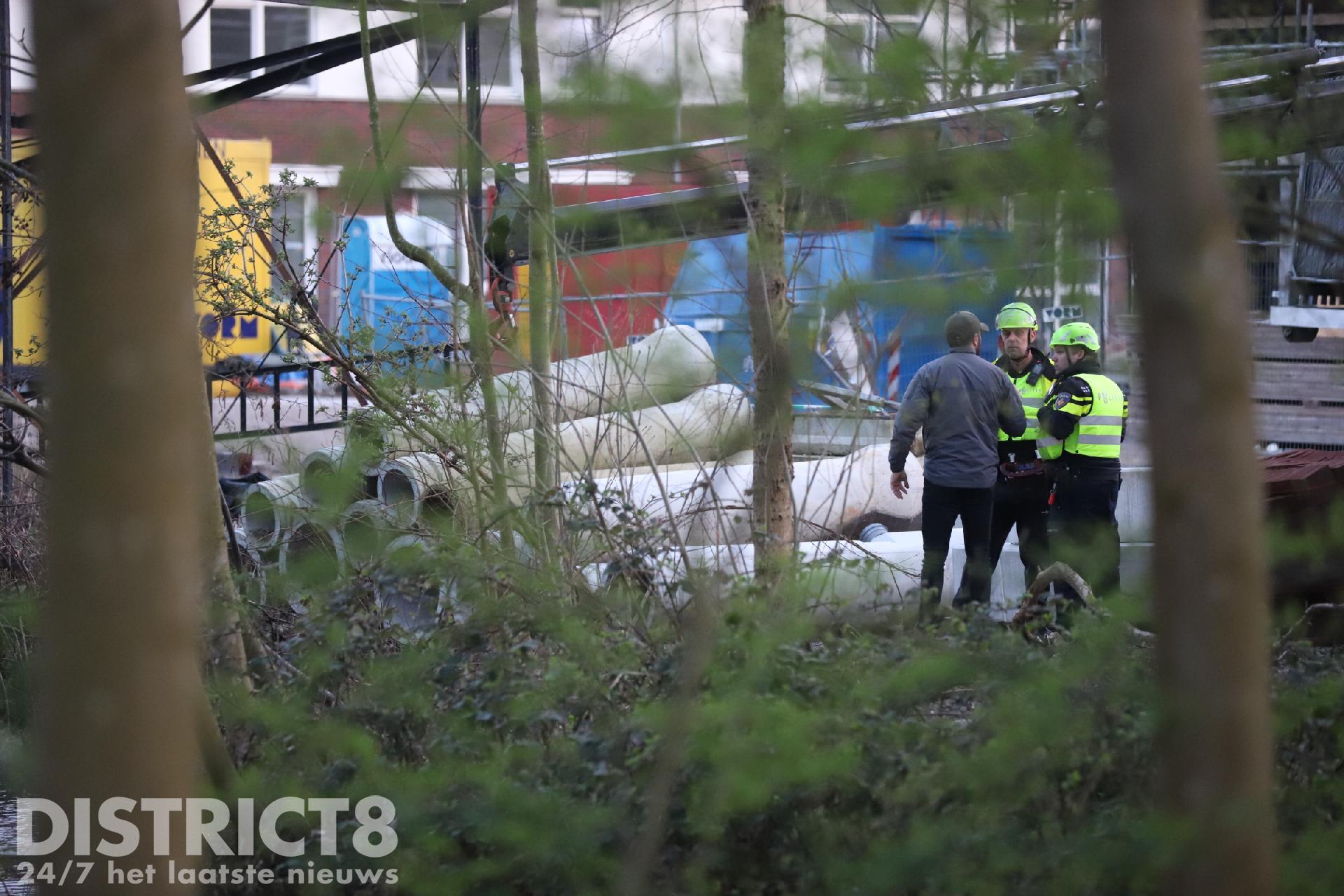 Dode man gevonden in het water op een bouwplaats aan de Erasmusweg in Den Haag