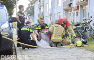 Brandweer redt vrouw bij woningbrand Grovestinsstraat Den Haag