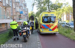 Voetgangster aangereden door scooter Leyweg Den Haag