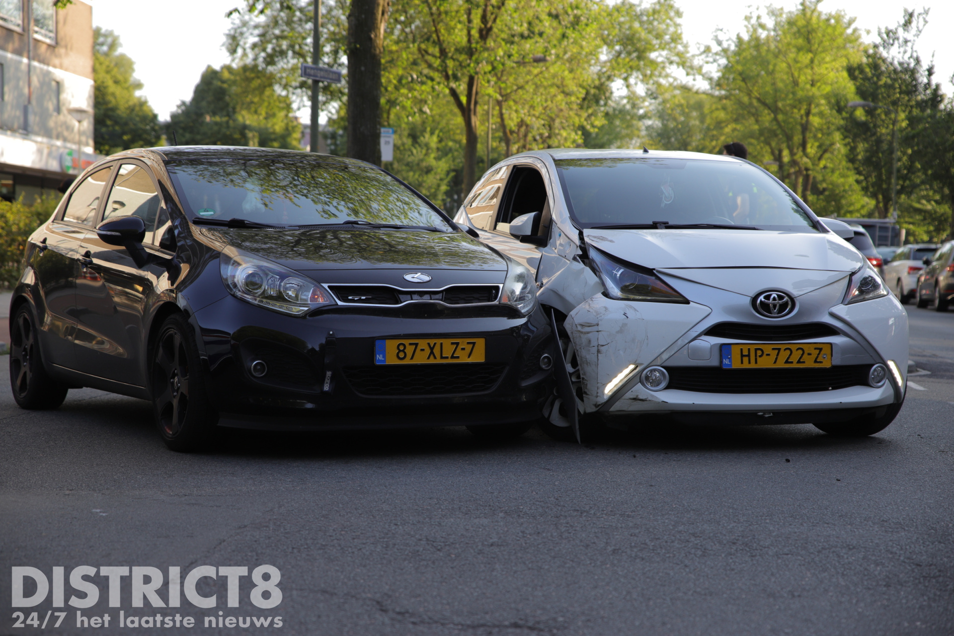 Grote verkeershinder na aanrijding op Hengelolaan Den Haag