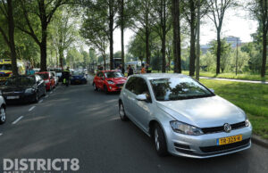 Meerdere gewonden na kop-staart botsing met drie auto’s Meppelweg Den Haag