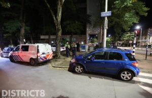 Auto in botsing met politiebusje Juliana van Stolberglaan Den Haag