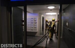Brandweer rukt uit voor rook in kelder Maasstraat Den Haag