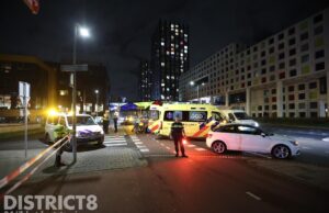 Scooterrijder gewond na aanrijding met auto Leeghwaterplein Den Haag