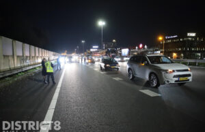 Veel schade na ongeval op snelweg A13 Delft