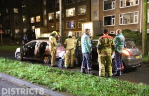 Flinke schade na kop-staart aanrijding met drie voertuigen Segbroeklaan Den Haag