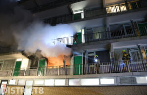 Appartement volledig verwoest door uitslaande brand Bachsingel Delft