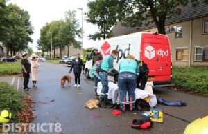 Fietser botst achterop bestelbus en raakt gewond Ruimtebaan Zoetermeer