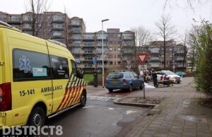 Fietsster gewond na botsing met personenauto Oxfordstraat Zoetermeer