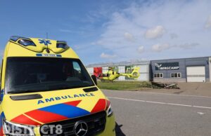Traumahelikopter voor onwelwording wielrenster Oudecampseweg De Lier