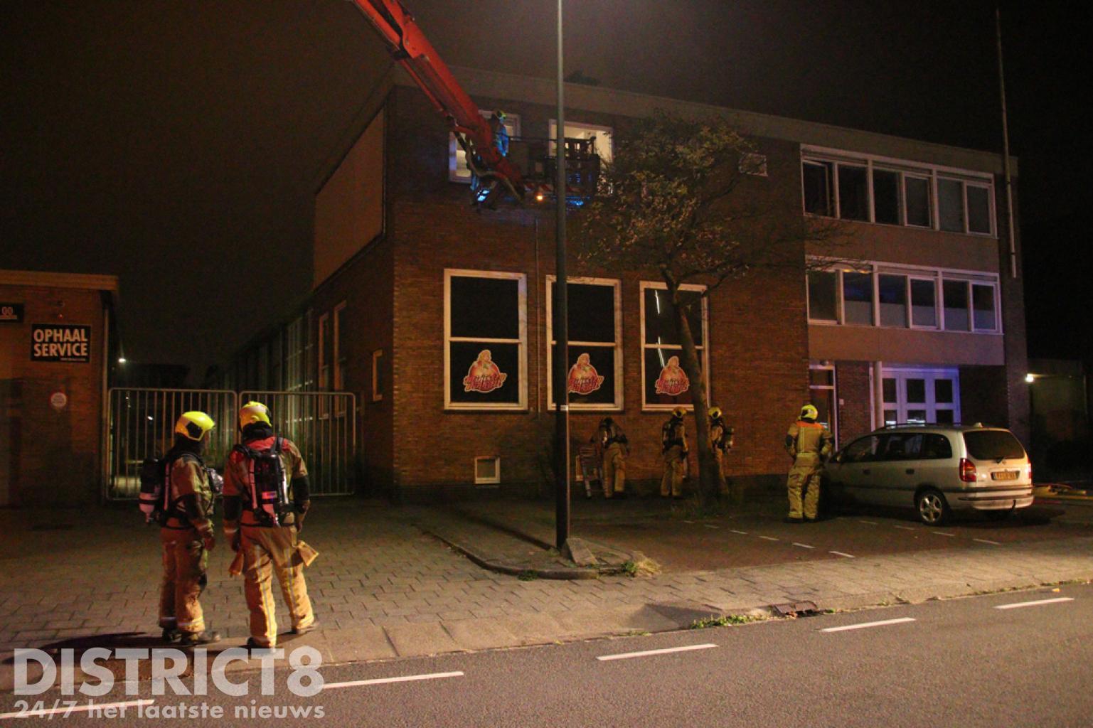 Brandweer Redt Bewoners Van Dak Tijdens Brand Bruyn Kopsstraat Rijswijk ...