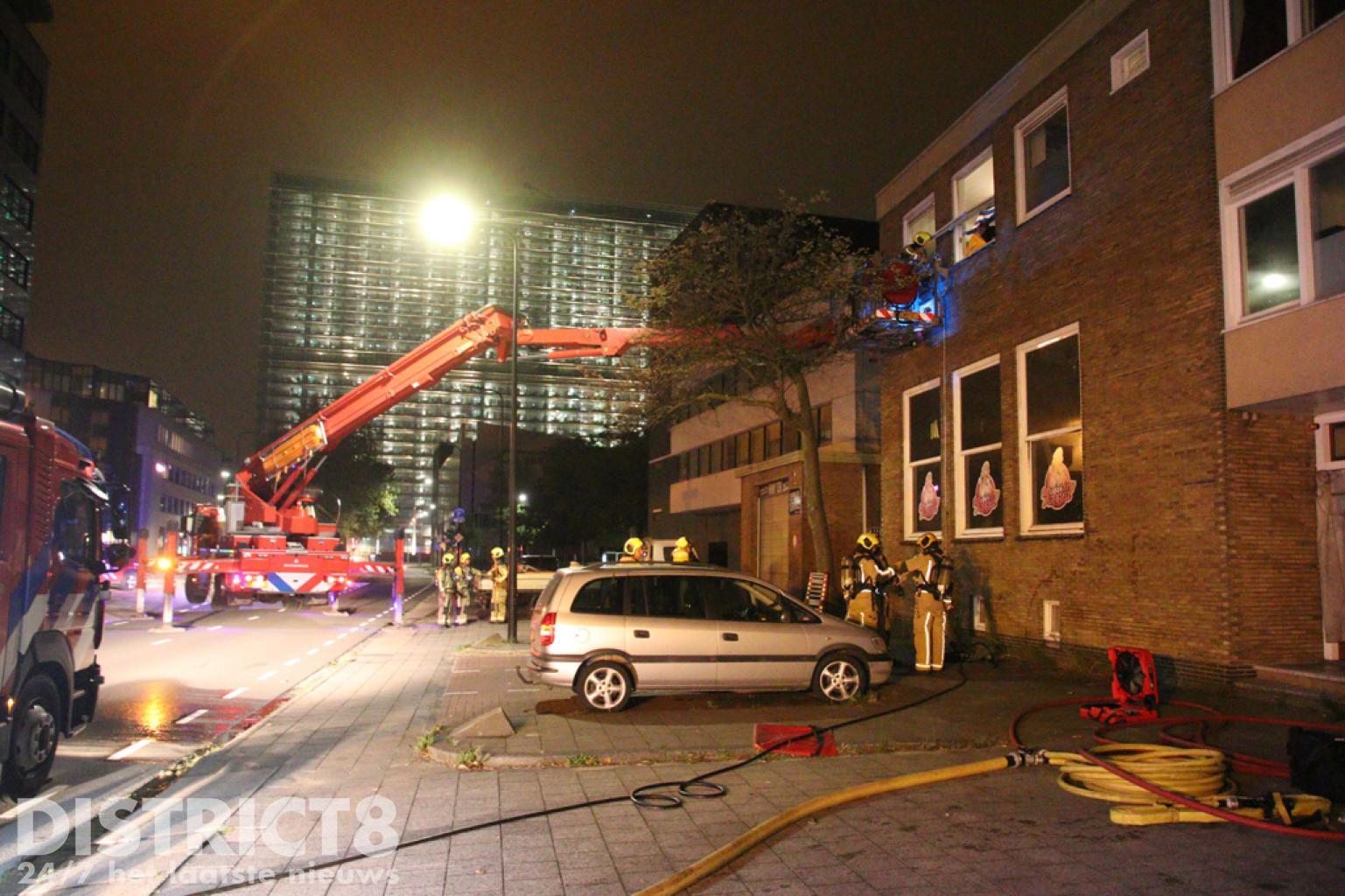 Brandweer Redt Bewoners Van Dak Tijdens Brand Bruyn Kopsstraat Rijswijk ...