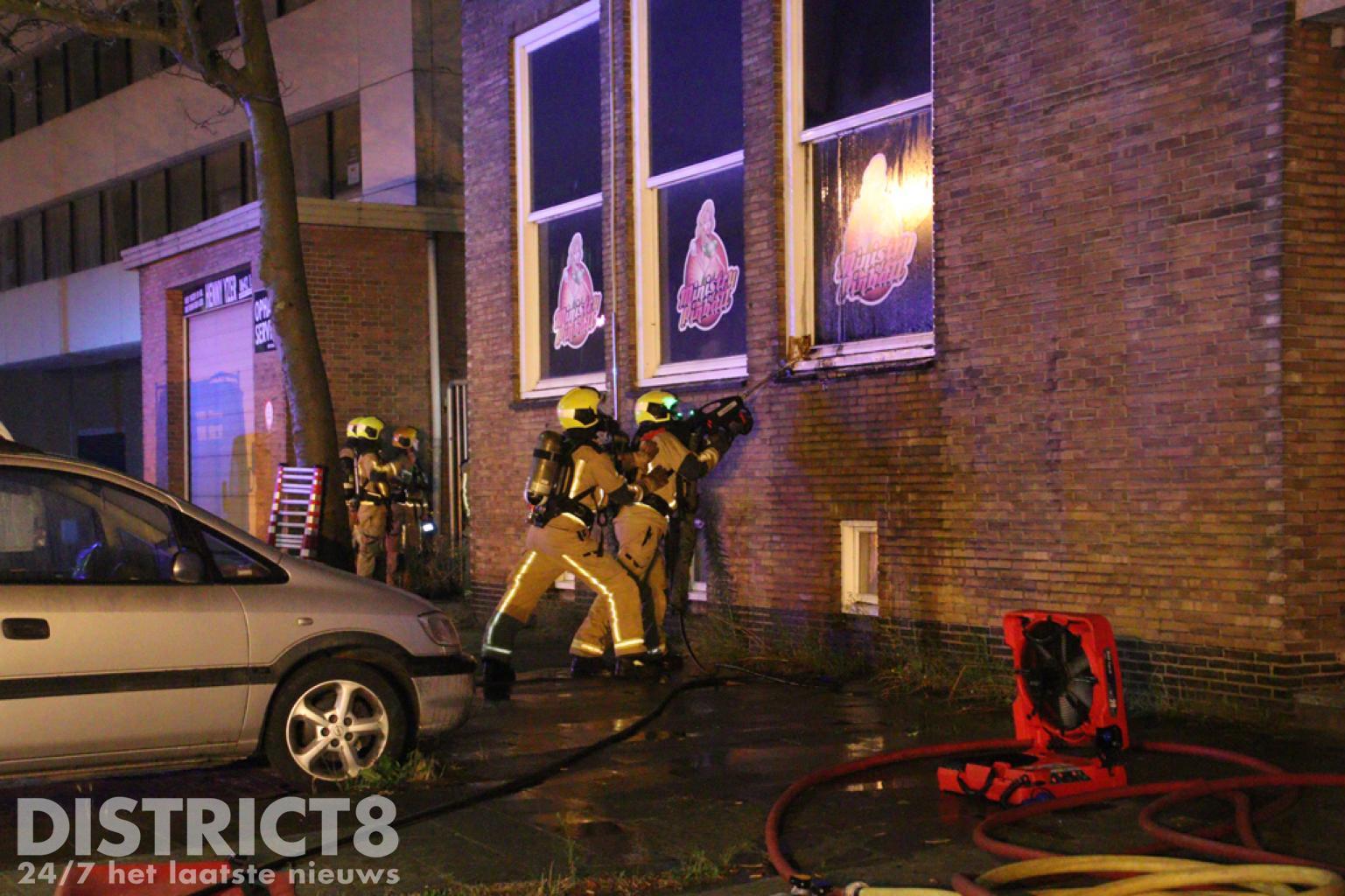 Brandweer Redt Bewoners Van Dak Tijdens Brand Bruyn Kopsstraat Rijswijk ...