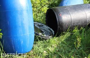 Meerdere blauwe vaten aangetroffen Jan de Oudeweg Delft