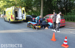 Bijrijder van motor komt ten val en raakt gewond Erasmusweg Den Haag