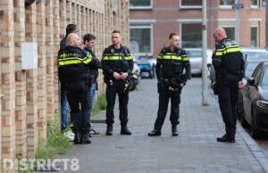 Politie doet onderzoek na melding woningoverval Pieter Lastmanstraat Den Haag