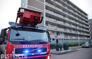 Brandweer verricht onderzoek na melding woningbrand Zwedenburg Den Haag