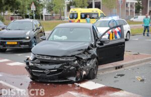Forse schade na aanrijding op bekende kruising Binckhorstlaan Den Haag