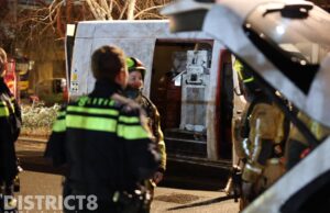 Politie en brandweer doen onderzoek na vondst verdachte spullen in busje Volmerlaan Rijswijk