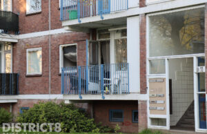 Politie start onderzoek na explosie bij woning 2e Eeldepad Den Haag