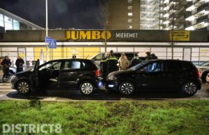 Maaltijdbezorger gewond bij kop-staartaanrijding Volendamlaan Den Haag