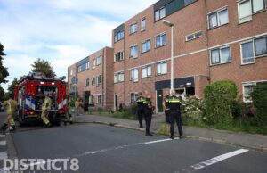 Bankstel vat vlam; brandweer voorkomt erger Doctor C Hofstede de Grootstraat Den Haag