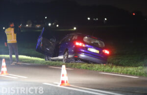 Automobilist komt in berm terecht Middelweg N206 Leidschendam