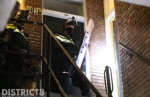 Politie doet inval in woning na melding steekpartij Van Zeggelenlaan
