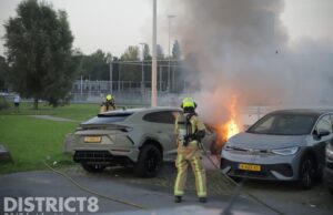 Dure Lamborghini in vlammen op Zuiderpark Den Haag